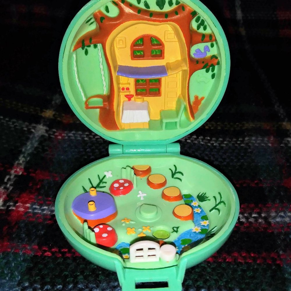 Vintage Polly Pocket Princess Polly's woodland realm (no characters) 1992